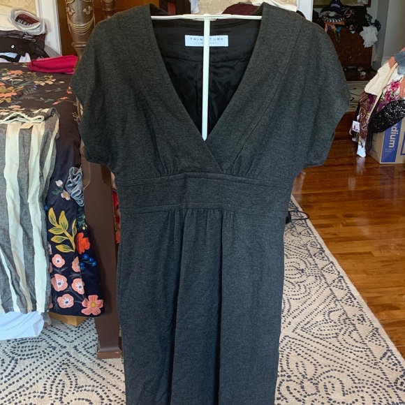 Trina Turk Los Angeles v neck pocketed dress. Worn once.‎ 245 retail - Picture 1 of 4